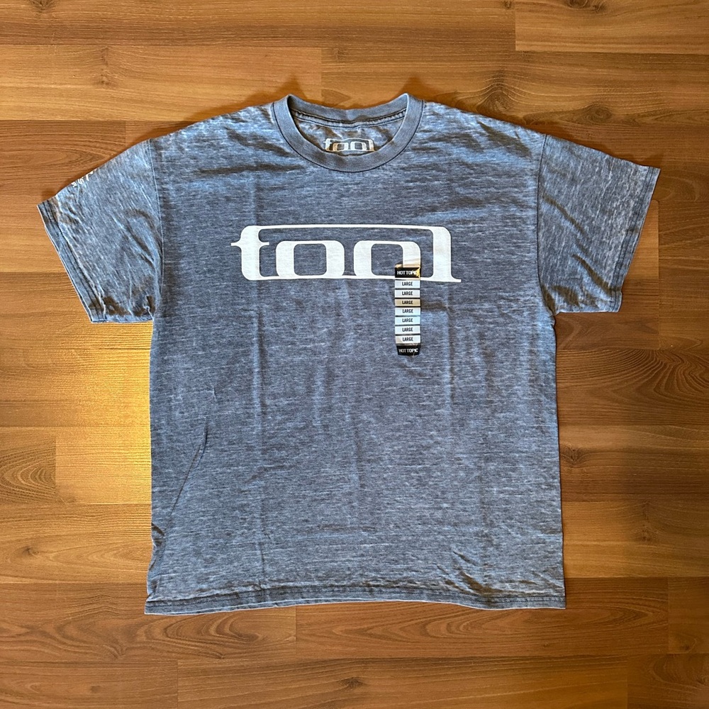 Hot Topic Gray Tool Graphic Tee
